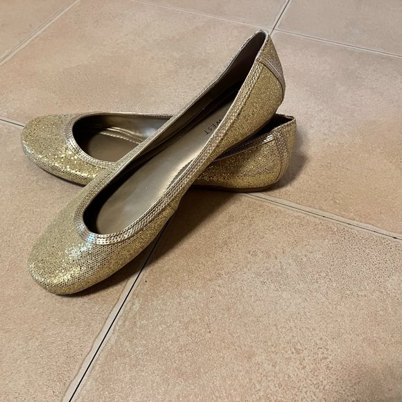 Nine West Shoes - Nine West Gold Glitter Flats - 8.5